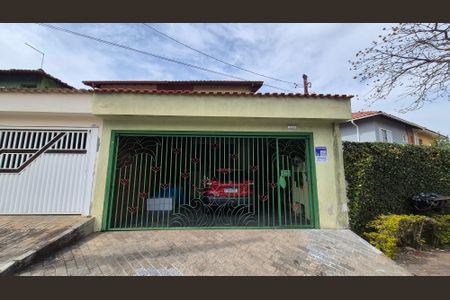 Casa à venda com 180m², 3 quartos e 2 vagasFachada