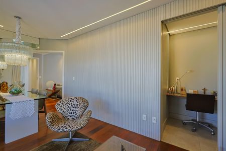 Sala de apartamento à venda com 2 quartos, 100m² em Santo Antônio , Belo Horizonte