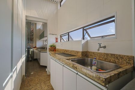 Apartamento à venda com 100m², 2 quartos e 2 vagasÁrea de Serviço