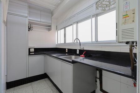 Apartamento para alugar com 142m², 3 quartos e 2 vagas Apartamento para alugar com 142m², 3 quartos e 2 vagasÁrea de serviço