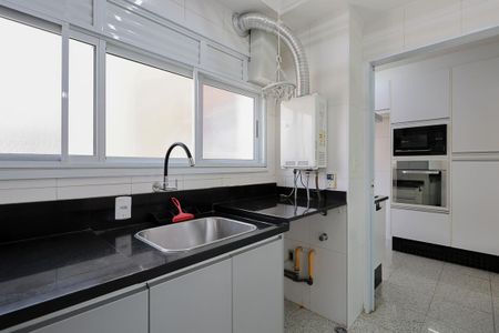 Apartamento para alugar com 142m², 3 quartos e 2 vagas Apartamento para alugar com 142m², 3 quartos e 2 vagasÁrea de serviço