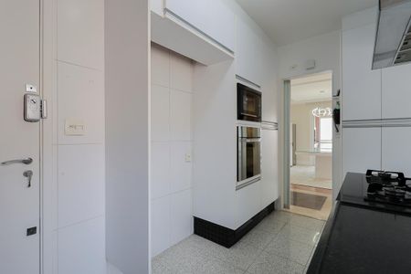 Apartamento para alugar com 142m², 3 quartos e 2 vagas Apartamento para alugar com 142m², 3 quartos e 2 vagasCozinha