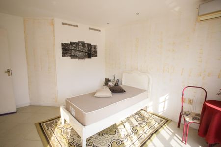 Casa à venda com 300m², 4 quartos e 2 vagasSuíte 2