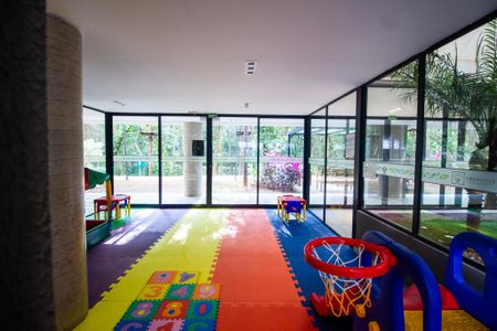 Apartamento para alugar com 60m², 2 quartos e 1 vaga Apartamento para alugar com 60m², 2 quartos e 1 vagaÁrea comum - Playground