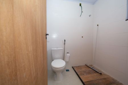 Casa à venda com 320m², 4 quartos e 4 vagasBANHEIRO2