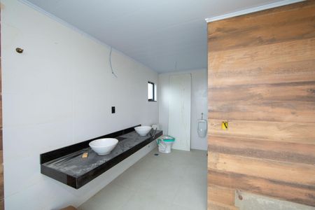 Casa à venda com 320m², 4 quartos e 4 vagasBANHEIRO1