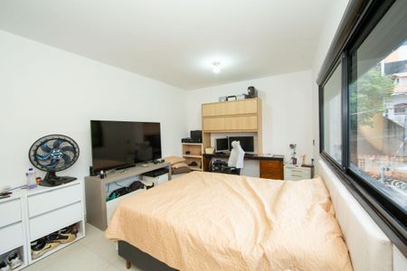 Casa à venda com 320m², 4 quartos e 4 vagasQUARTO4