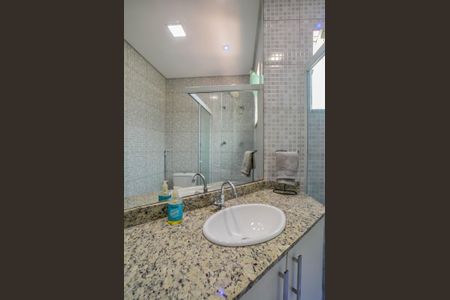 Casa à venda com 161m², 3 quartos e 3 vagasBanheiro da Suíte