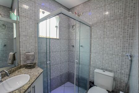 Casa à venda com 161m², 3 quartos e 3 vagasBanheiro da Suíte