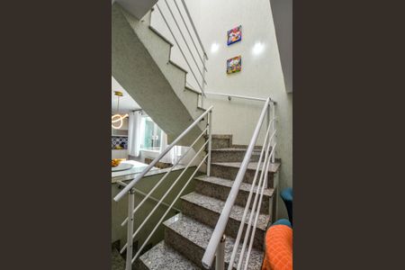 Casa à venda com 161m², 3 quartos e 3 vagasEscada