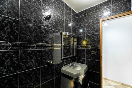 Casa para alugar com 60m², 1 quarto e 1 vaga Casa para alugar com 60m², 1 quarto e 1 vagaBanheiro