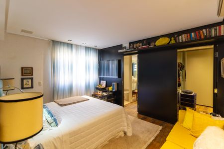 Apartamento à venda com 200m², 2 quartos e 2 vagas Apartamento à venda com 200m², 2 quartos e 2 vagasSuíte