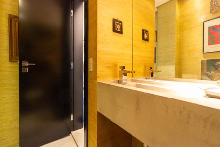 Apartamento à venda com 200m², 2 quartos e 2 vagas Apartamento à venda com 200m², 2 quartos e 2 vagasLavabo