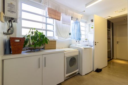 Apartamento à venda com 200m², 2 quartos e 2 vagas Apartamento à venda com 200m², 2 quartos e 2 vagasÁrea de Serviço