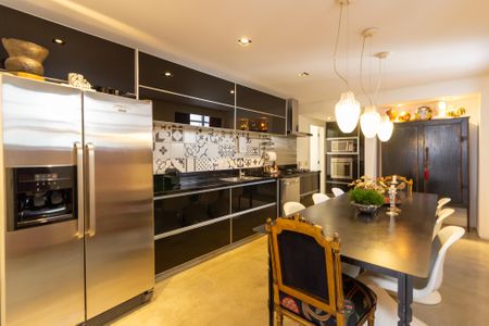 Apartamento à venda com 200m², 2 quartos e 2 vagas Apartamento à venda com 200m², 2 quartos e 2 vagasCozinha