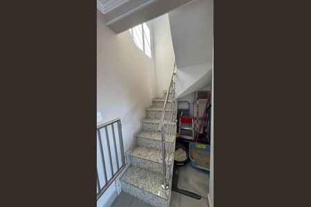 Apartamento à venda com 120m², 2 quartos e 1 vagaCobertura - Escada