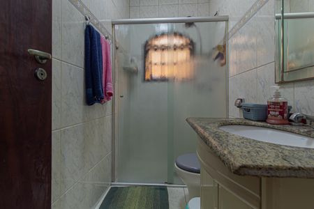 Casa à venda com 145m², 4 quartos e 2 vagasBanheiro