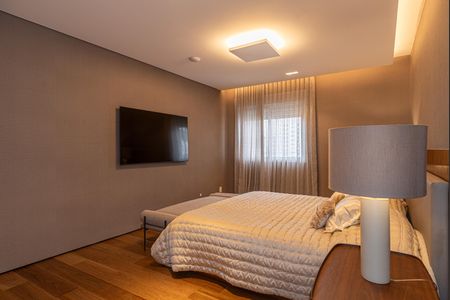Apartamento à venda com 350m², 4 quartos e 2 vagasSuíte 1