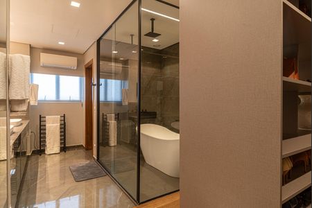 Apartamento à venda com 350m², 4 quartos e 2 vagasBanheiro da Suíte 1