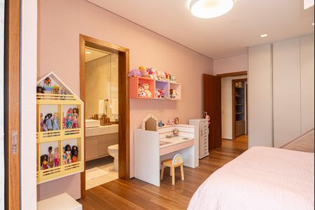 Apartamento à venda com 350m², 4 quartos e 2 vagasSuíte 4