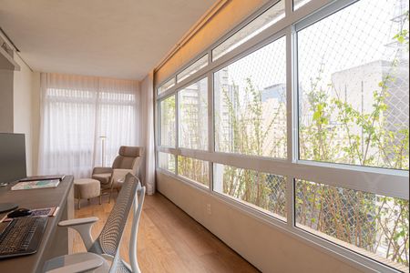 Apartamento à venda com 350m², 4 quartos e 2 vagasEscritório 1