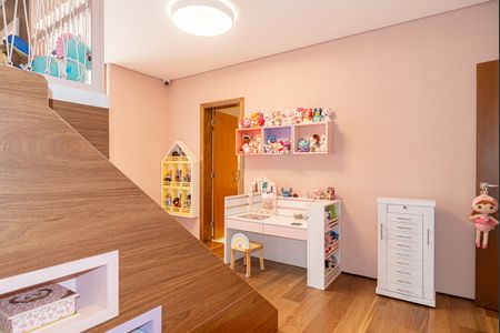 Apartamento à venda com 350m², 4 quartos e 2 vagasSuíte 4