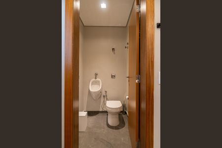 Apartamento à venda com 350m², 4 quartos e 2 vagasBanheiro da Suíte 1