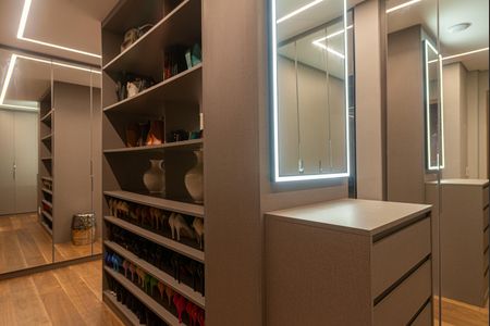 Apartamento à venda com 350m², 4 quartos e 2 vagasSuíte 1 - Closet