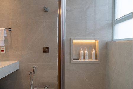 Apartamento à venda com 350m², 4 quartos e 2 vagasBanheiro da Suíte 2