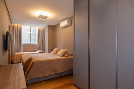 Apartamento à venda com 350m², 4 quartos e 2 vagasSuíte 2