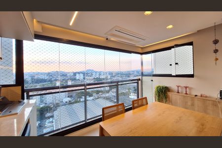 Apartamento à venda com 62m², 2 quartos e 2 vagasVaranda