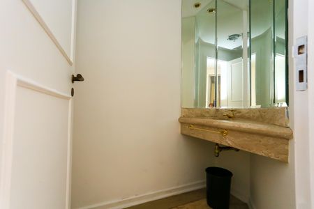 Apartamento para alugar com 242m², 4 quartos e 4 vagasLavabo