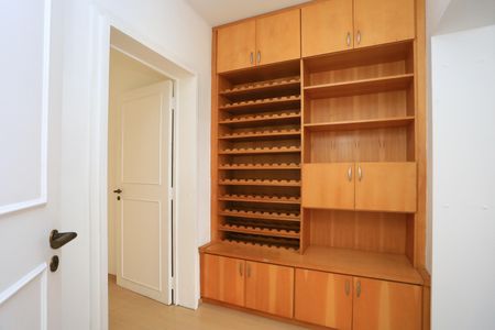 Apartamento para alugar com 242m², 4 quartos e 4 vagasCorredor