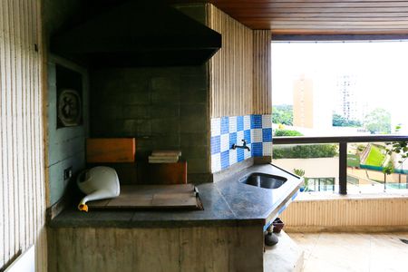 Apartamento para alugar com 242m², 4 quartos e 4 vagasvaranda