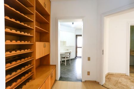 Apartamento para alugar com 242m², 4 quartos e 4 vagasCorredor