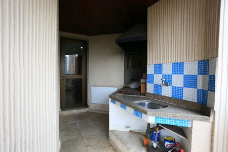 Apartamento para alugar com 242m², 4 quartos e 4 vagasvaranda