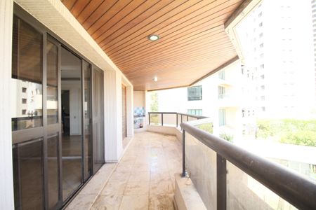 Varanda da Sala de apartamento para alugar com 4 quartos, 242m² em Vila Suzana, São Paulo