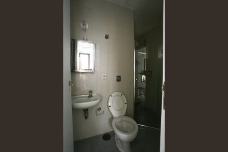 Apartamento para alugar com 242m², 4 quartos e 4 vagasBanheiro de Serviço