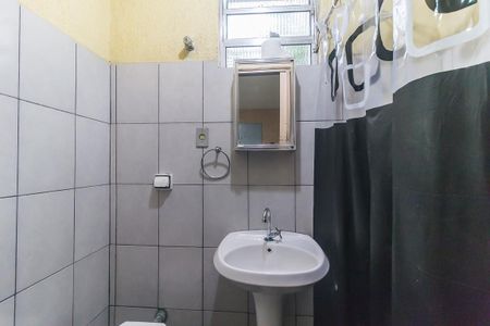 Banheiro de kitnet/studio para alugar com 2 quartos, 40m² em Vila Martins, Mogi das Cruzes