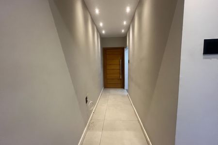 Corredor de apartamento para alugar com 2 quartos, 66m² em Olaria, Rio de Janeiro