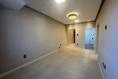 Sala de apartamento para alugar com 2 quartos, 66m² em Olaria, Rio de Janeiro