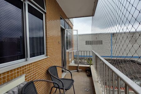 Apartamento à venda com 75m², 2 quartos e 1 vagaVaranda