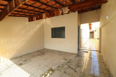 Casa para alugar com 109m², 2 quartos e 2 vagasGaragem