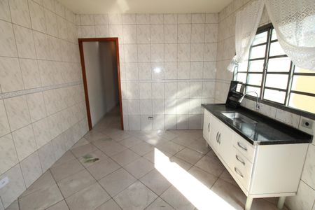 Casa para alugar com 109m², 2 quartos e 2 vagasCozinha