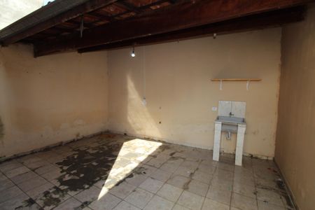 Casa para alugar com 109m², 2 quartos e 2 vagasQuintal