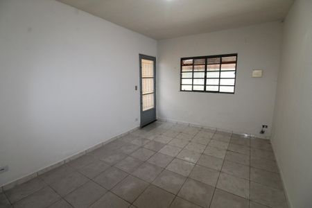 Sala de casa para alugar com 2 quartos, 109m² em Jardim Pararangaba, São José dos Campos