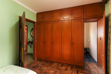 Casa para alugar com 257m², 3 quartos e 2 vagas Casa para alugar com 257m², 3 quartos e 2 vagasQuarto 3 - Suíte