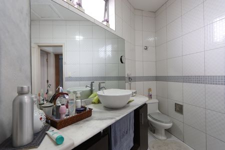 Casa para alugar com 167m², 3 quartos e 2 vagasBanheiro