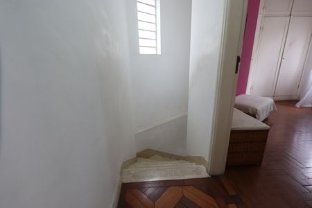 Casa para alugar com 167m², 3 quartos e 2 vagasEscada