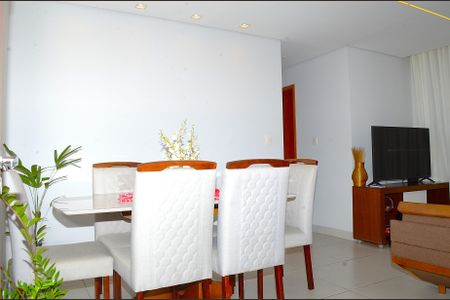 Sala de apartamento à venda com 2 quartos, 53m² em Goiânia, Belo Horizonte